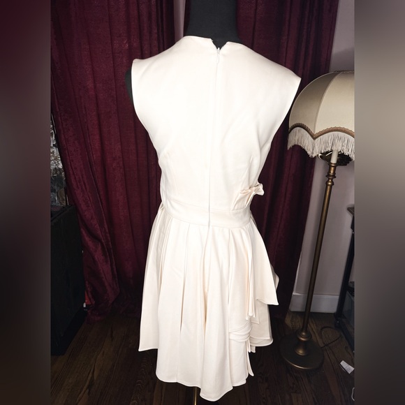 Gorgeous Alexander McQueen Cream Wool Dress Size 40, minor markings - Picture 4 of 6